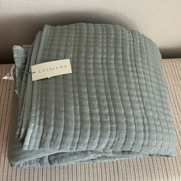 NWT King Lyocell Cotton Blend Coverlet Sage Green - Casaluna - Picture 5 of 5